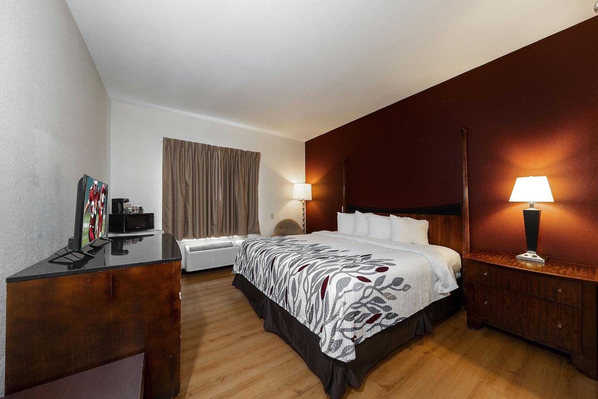 Red Roof Inn & Suites Biloxi - Ocean Springs Bagian luar foto