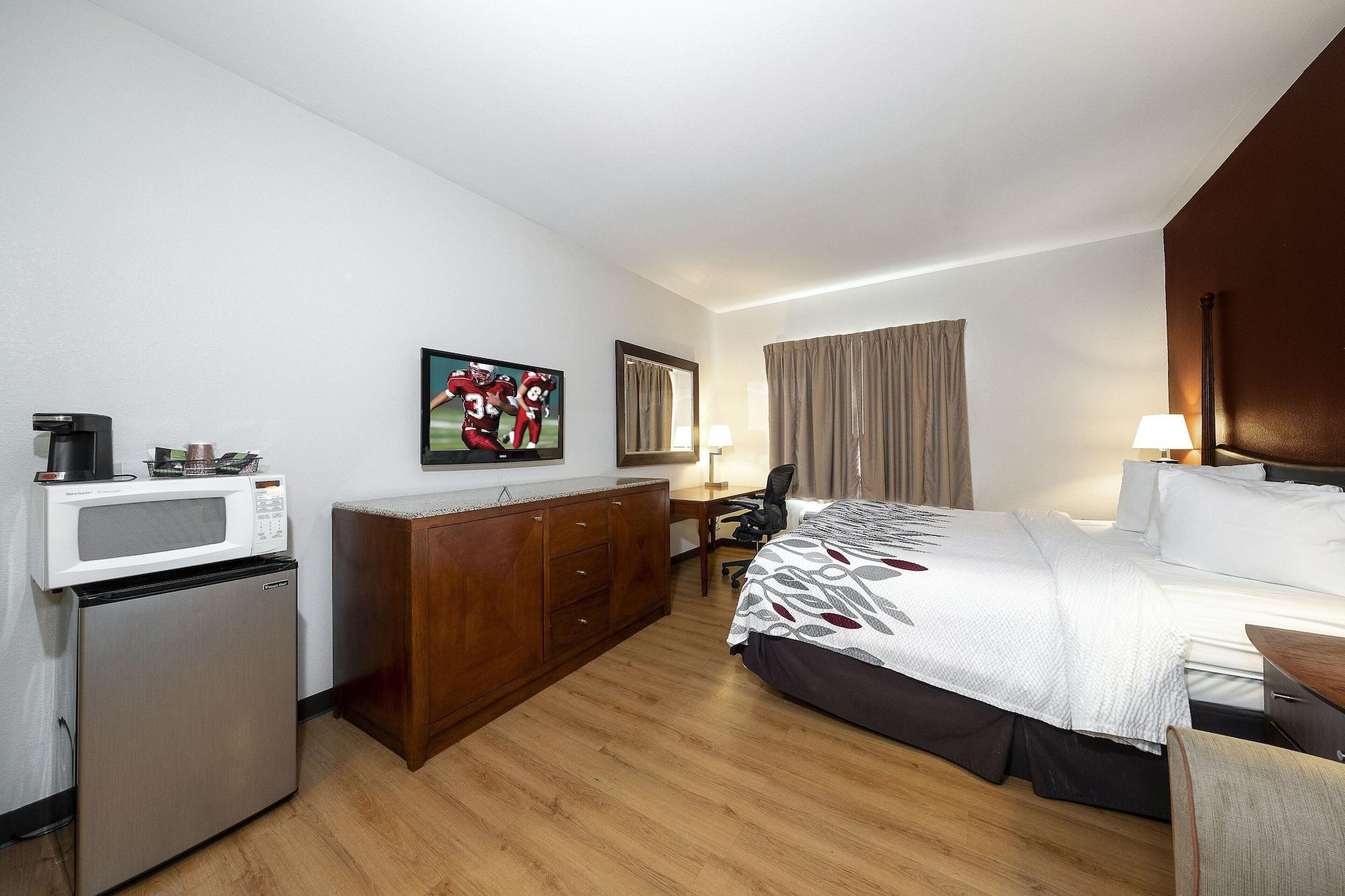 Red Roof Inn & Suites Biloxi - Ocean Springs Bagian luar foto