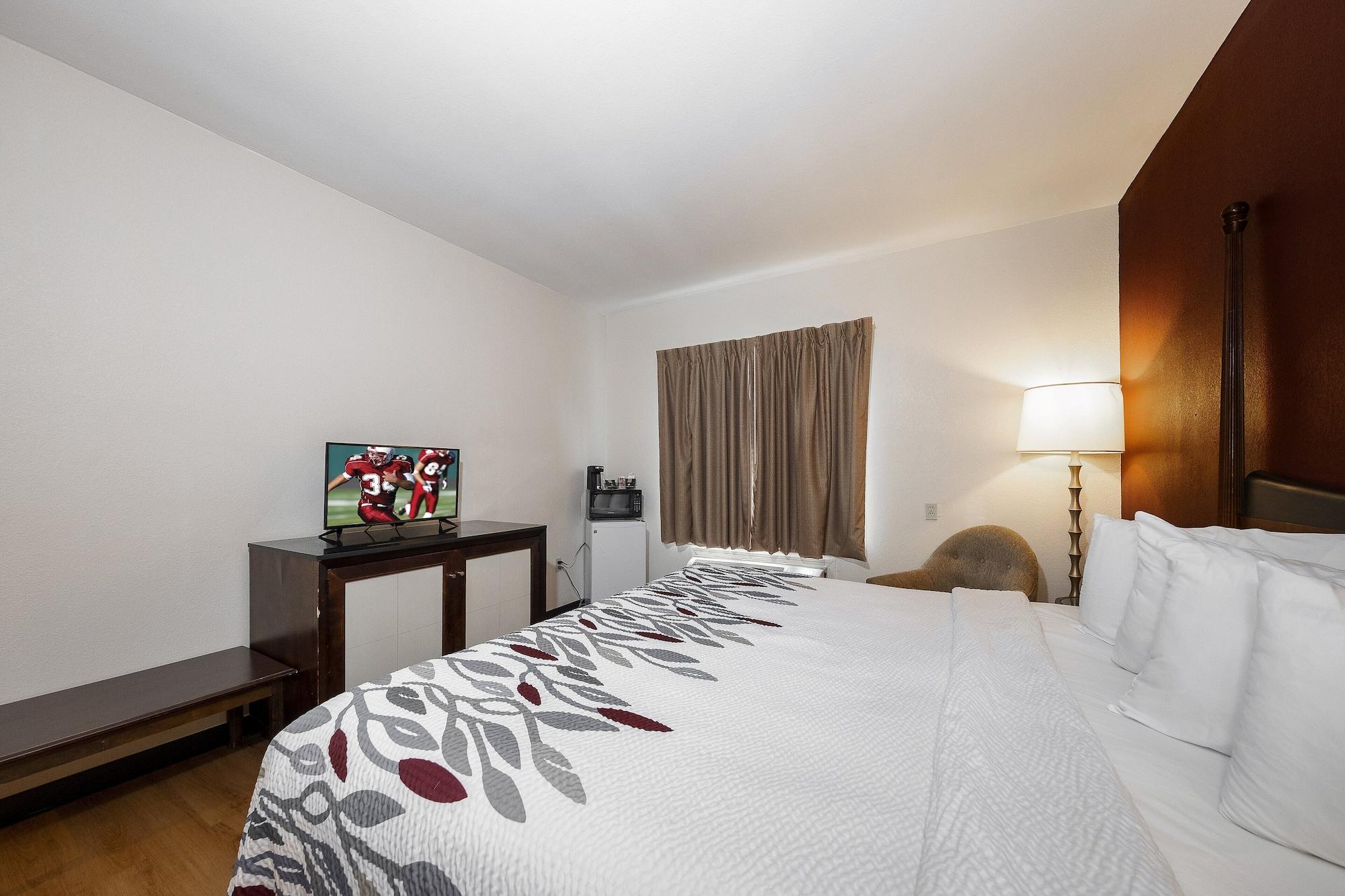 Red Roof Inn & Suites Biloxi - Ocean Springs Bagian luar foto