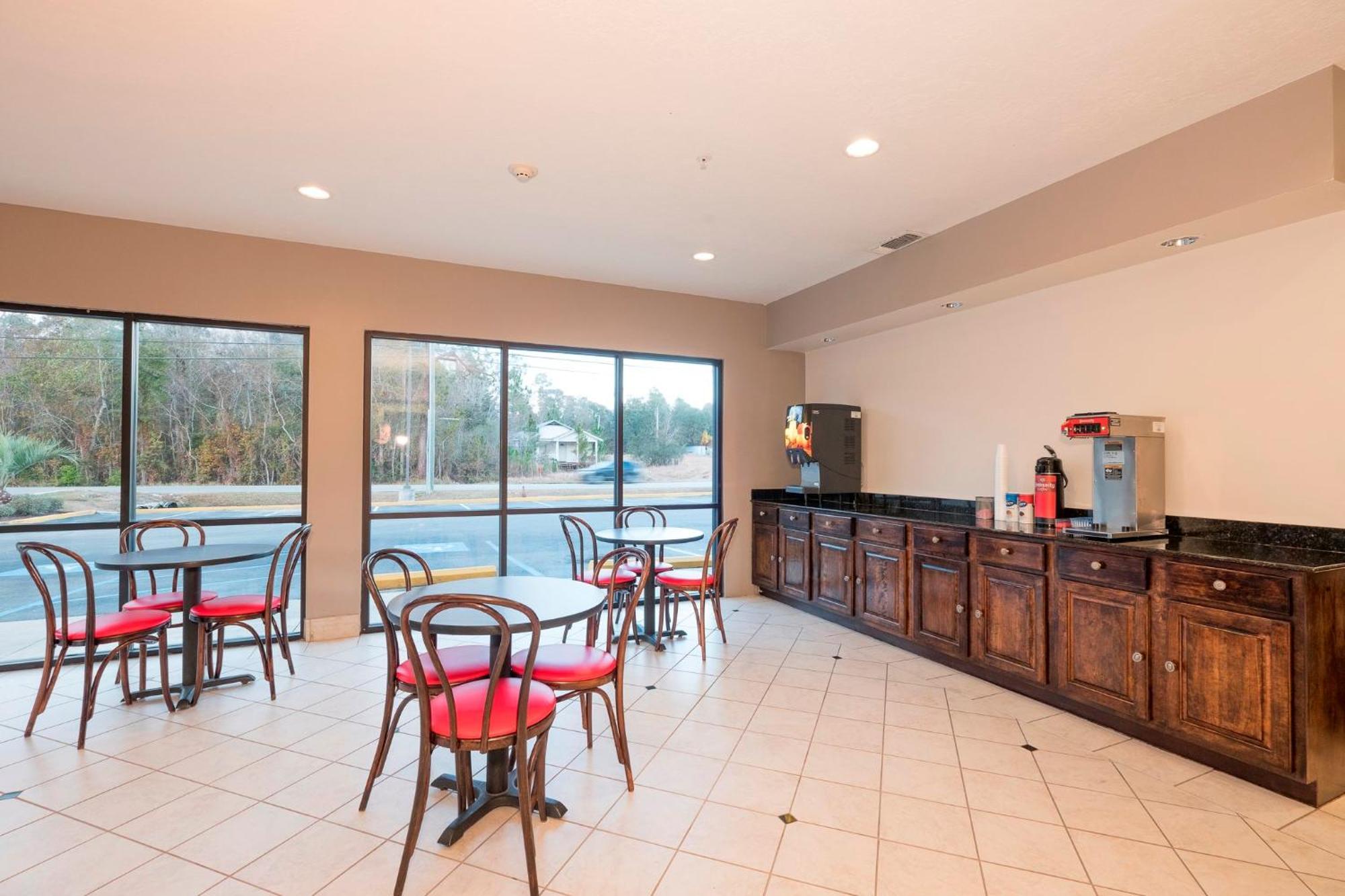 Red Roof Inn & Suites Biloxi - Ocean Springs Bagian luar foto