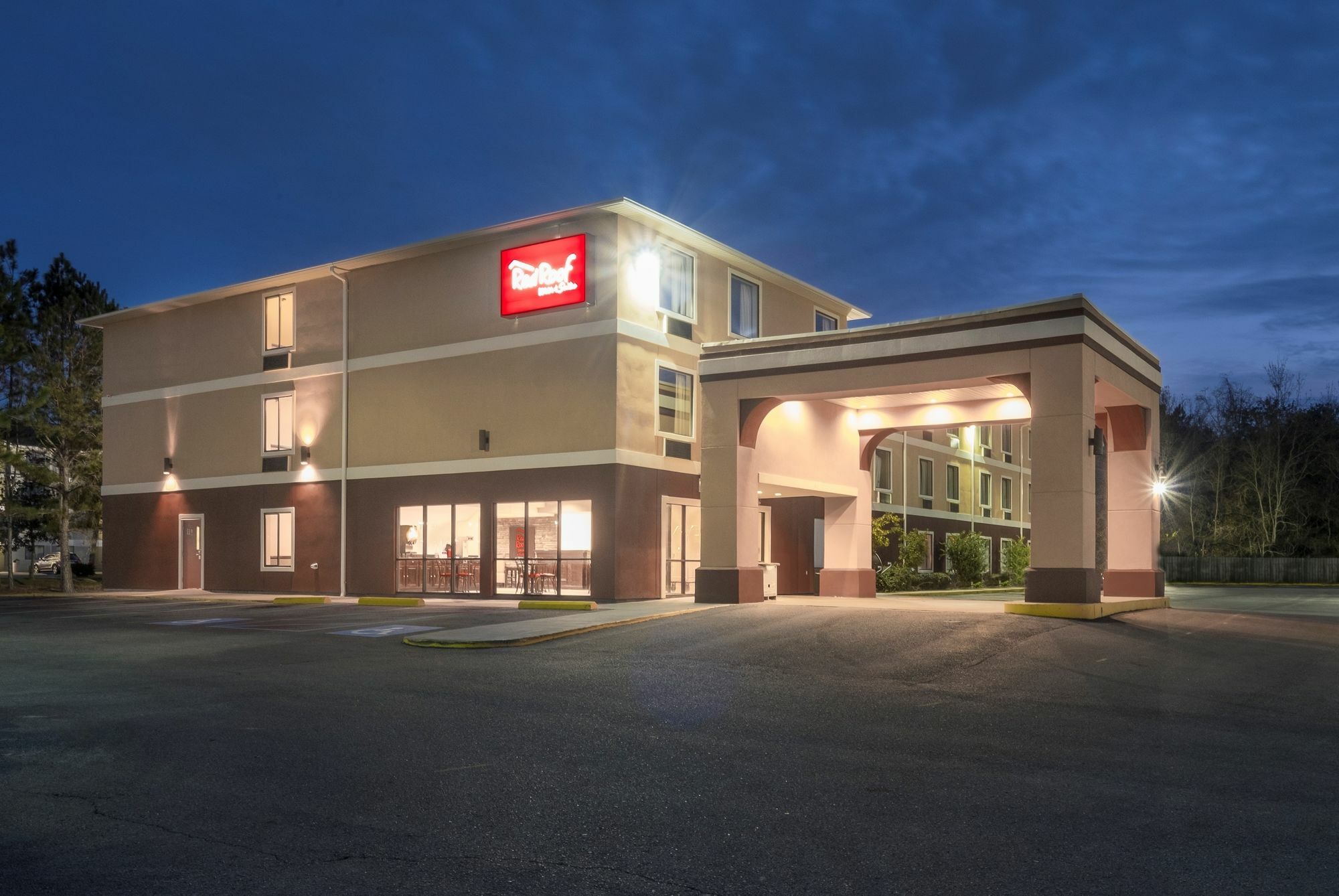 Red Roof Inn & Suites Biloxi - Ocean Springs Bagian luar foto