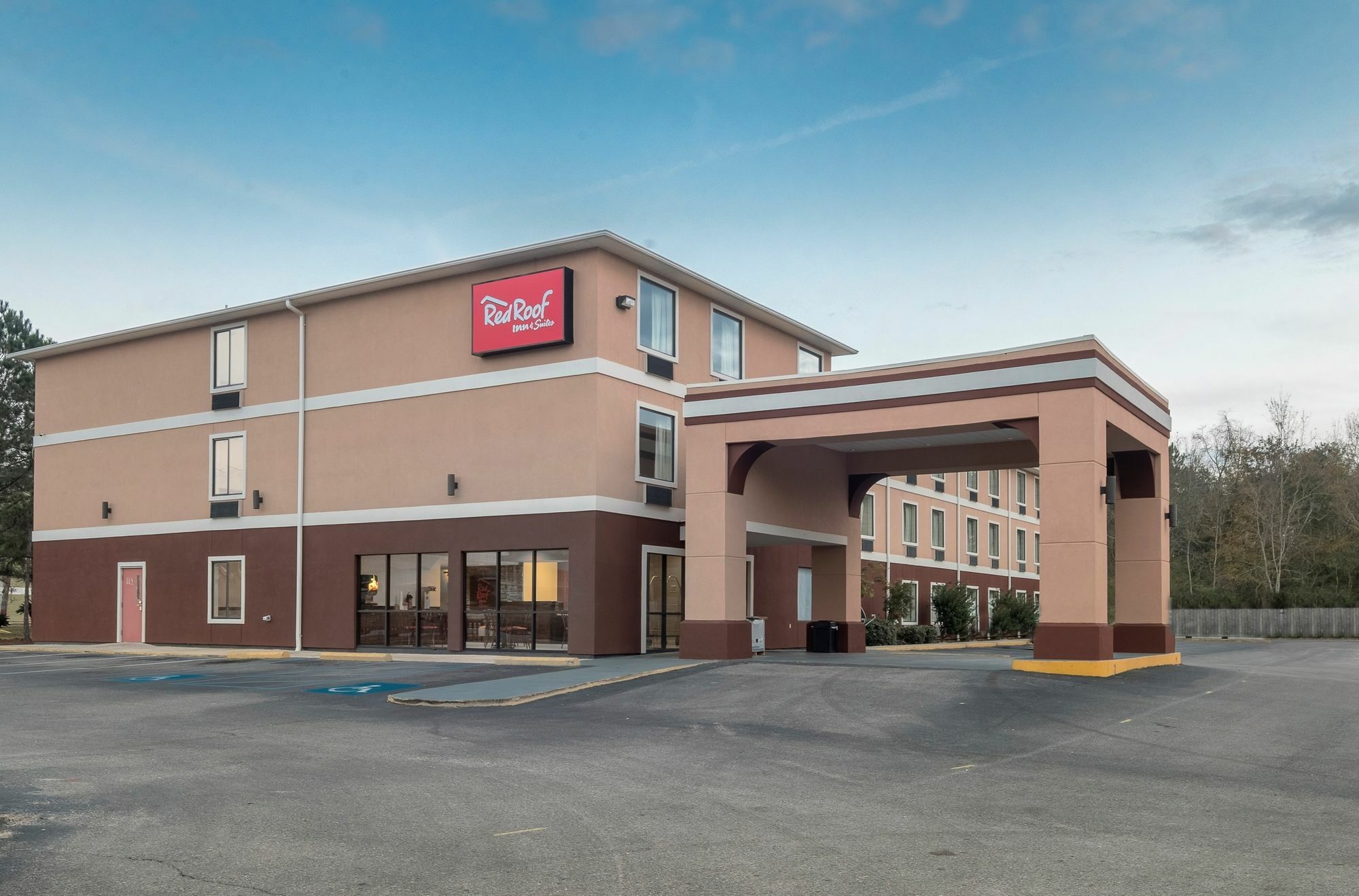 Red Roof Inn & Suites Biloxi - Ocean Springs Bagian luar foto